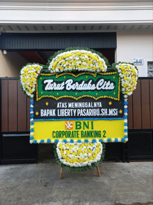 Papan Bunga Duka di Padang Jaya