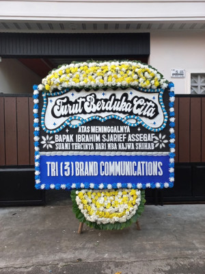 Papan Bunga Duka di Padang Jaya